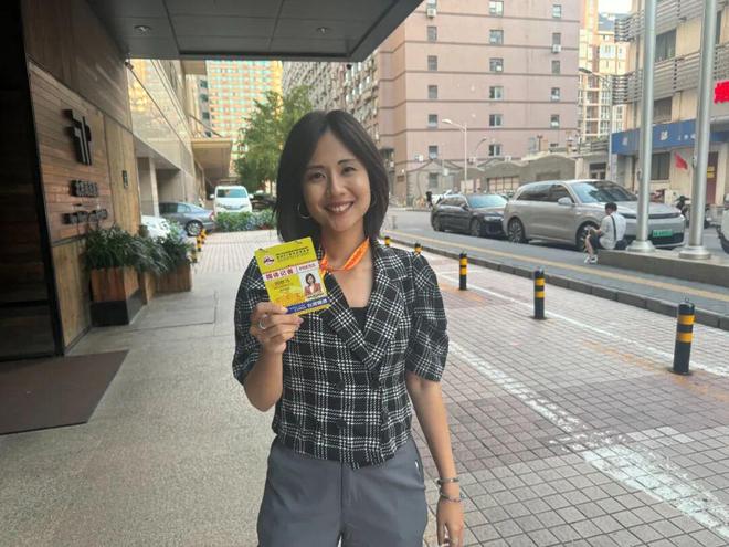 橞瑢：在北京被善意和热情“淹没”PG麻将胡了试玩“中天小姐姐”何(图3)
